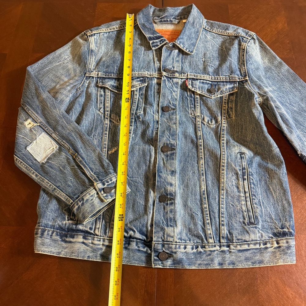 Levi Strauss & Co Mens XL Distressed Trucker Jacket Light Wash Blue 72334-0296 - Picture 10 of 16